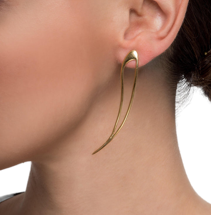 Discover the allure and elegance of Aegean Earrings from the Eternal Waves collection by Haniotis Hellas. Crafted from 14K gold, these timeless earrings are inspired by the majestic Aegean Sea and Greek mythology. Versatile for day and night, they can be worn with casual or formal attire. Choose the natural black diamond version for added allure. With ethically sourced materials and a certificate of authenticity, Aegean Earrings are a cherished heirloom. Explore fine jewelry craftsmanship at Haniotis Hellas