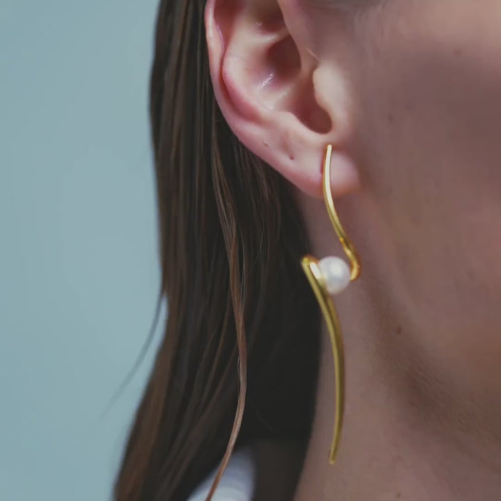 Haniotis_Hellas_Eternal Waves_Haniotis_Gold_Athens_Paros_Haniotis Jewellery_Dyname Pearls Earrings_Χανιώτης κοσμηματα_Σκουλαρίκια
