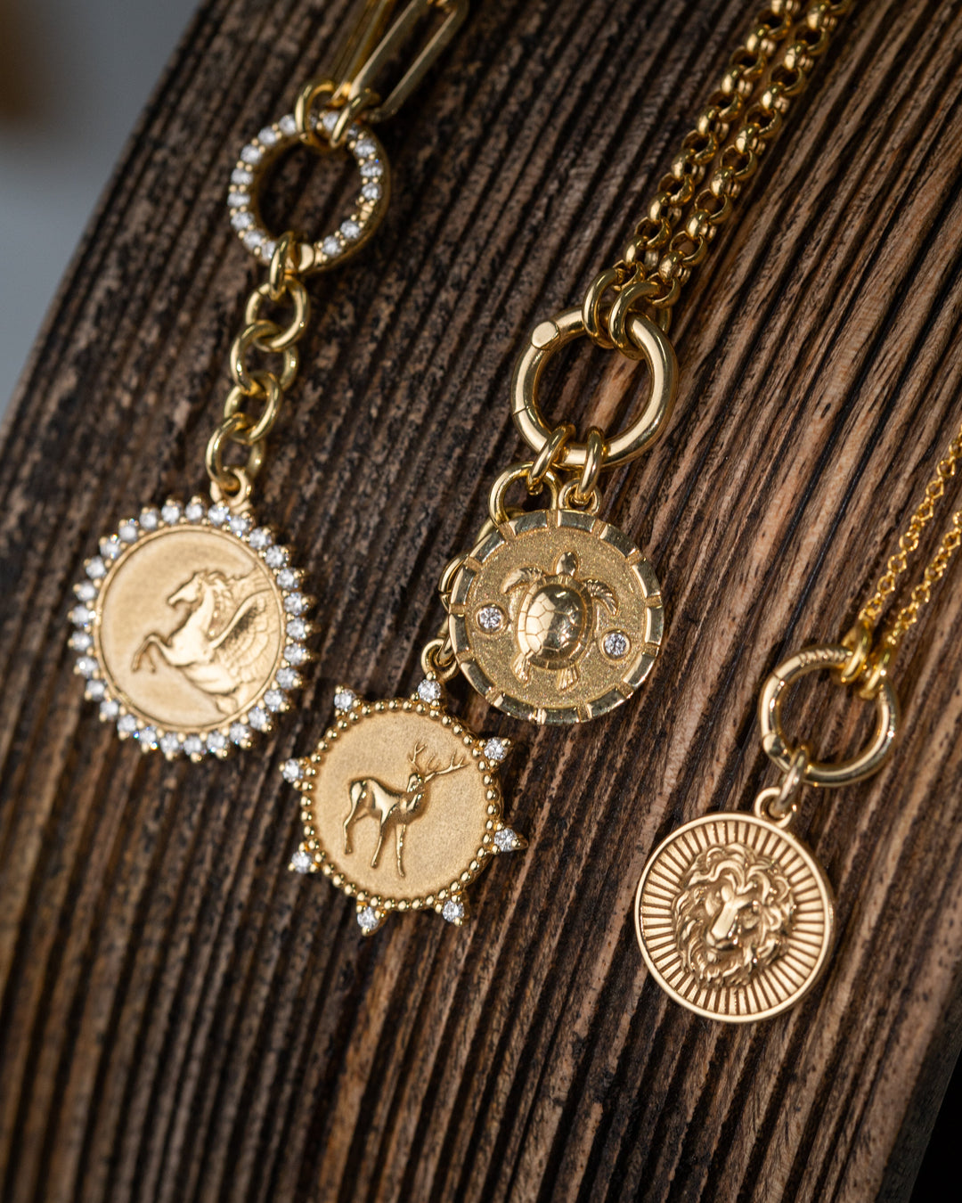 Turtle Charm in 18K Gold