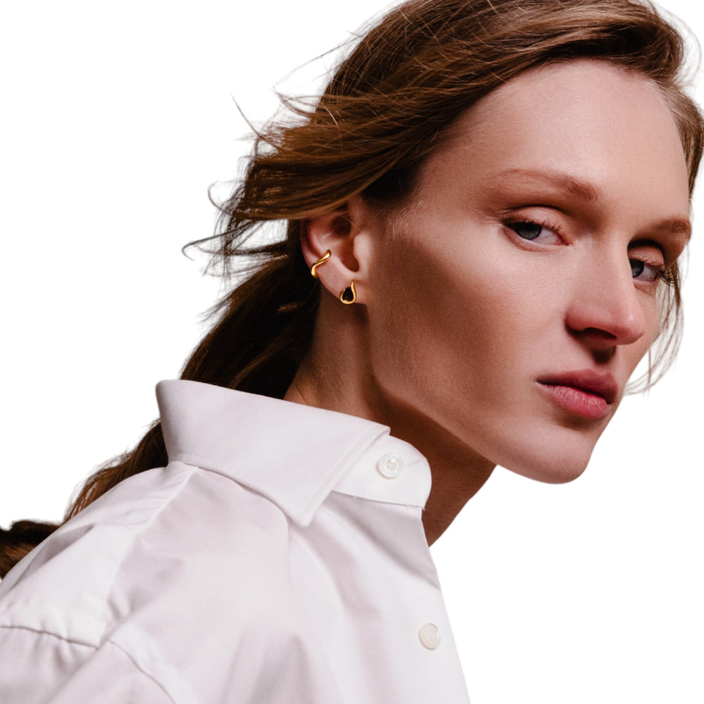 Transform Your Look with the Clonia Earrings from the Eternal Waves Collection